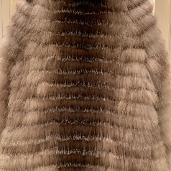 Fox fur jacket. - Picture 3 of 7